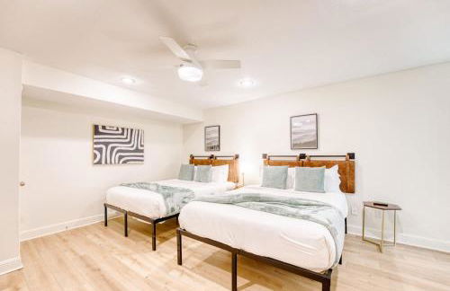 Spacious Modern Retreat with Game Room & Fire Pit near Trails - Foto 6