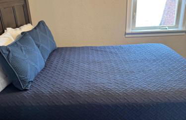 Charming Brick Home with bonus space & foosball - Foto 24