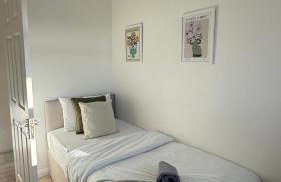 Spacious 3 Bed Apartment In Central Horsham - Photo 20