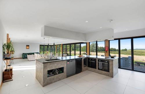 Seven Space - Willow Barn, Hot Tub & Scenic Rural Retreat - Photo 10