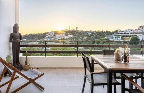 Sunny 3-Bedroom Apartment - Foto 11