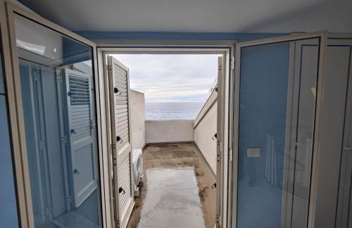 Mirone Apartment FRONTE MARE beachfront house - Foto 28