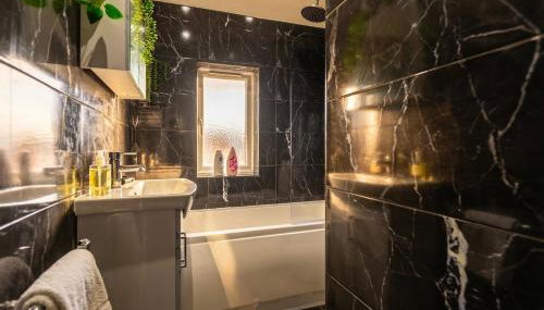 Spacious 3-Bed Home for 8 | Free Parking & Garden - Foto 2