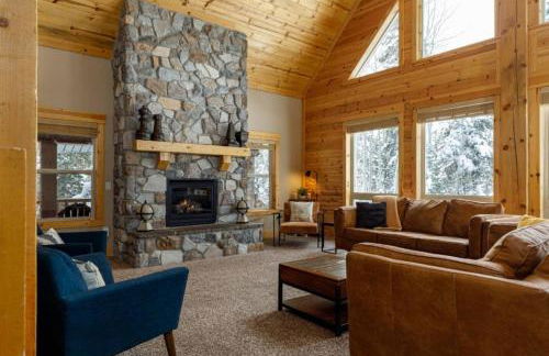 The Moccasin Lodge with Hot Tub and Fire Pit Escape - Foto 4