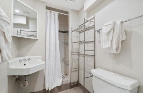 Charming Bungalow Next to CSU - Free Cruiser Bikes - Foto 29