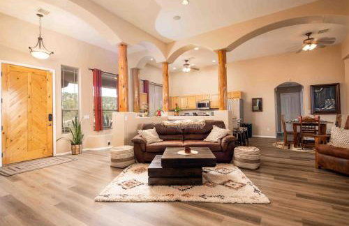 Stargazers Private Paradise with Pool and Hot Tub! - Foto 8