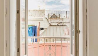 Diseño y confort junto a la catedral - Foto 4