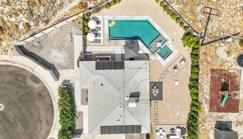 Whimsical Oasis Retreat by Rather Be Properties - Foto 5