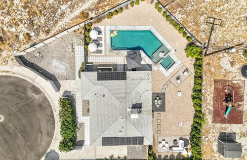 Whimsical Oasis Retreat by Rather Be Properties - Foto 5