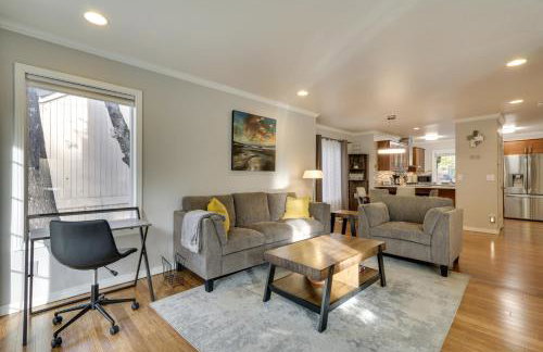 Lake Oswego Home with Deck 9 Mi to Downtown Portland - Foto 5