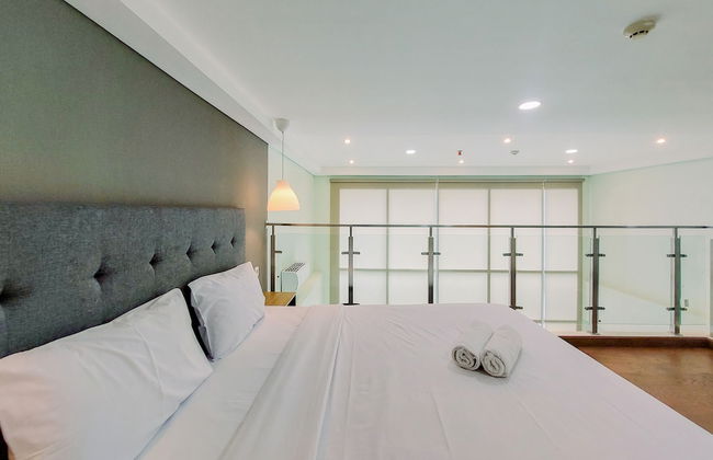 Big Studio Loft Apartment at The Reiz Condominium Medan By Travelio - Foto 2