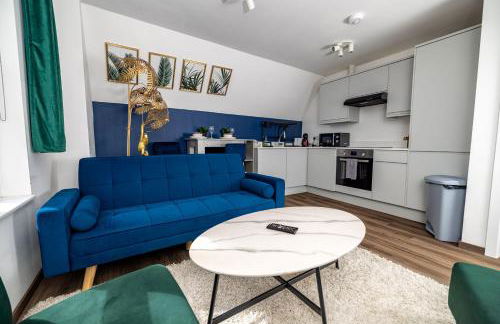 Modern 2-Bed Apartment - Near Train and Town - Parking Available - Foto 3