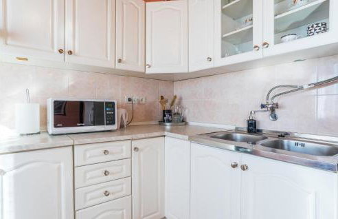 1 Bedroom Awesome Apartment In Dinjiska - Foto 14