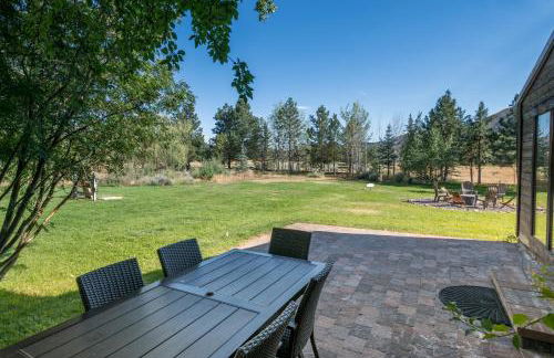 Bear Lodge with private Pool, Hottub, and Sauna! - Photo 35