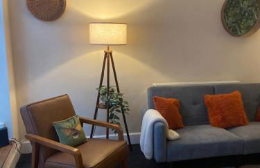 The Mews - Worcester City - House - Gated - Self Check In - Free WIFI - 2 Doubles - TVs in bedrooms - Sleeps 6 - Free Nearby Parking - Foto 7