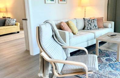 NEW Modern Condo FREE Parking & High Speed Wifi - Foto 26