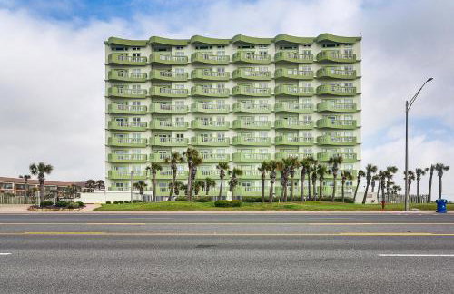 Walk to Galveston Beach Family Condo with Pool - Foto 30