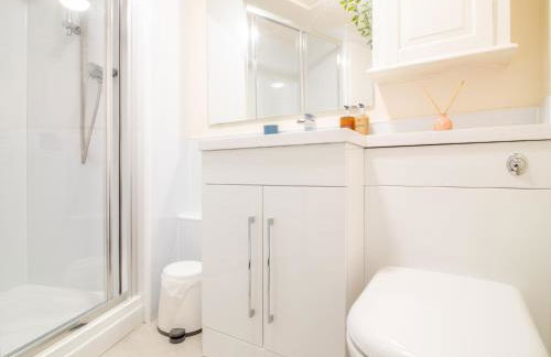 Stylish & Charming Retreat for 2- City Centre! - Pass the Keys - Foto 25