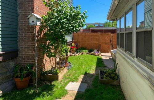 Bohemian Bungalow with Hot Tub - Foto 38