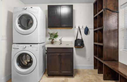 Rooftop Deck w Hot Tub Near Dining Ski Slopes The Lookout by AvantStay - Photo 20