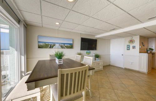 Stunning Beachfront Condo with Panoramic Ocean View - Foto 8