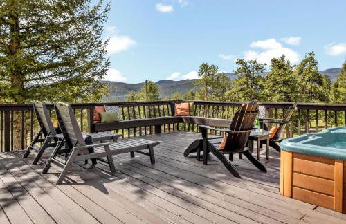 Hot Tub - Scenic Views - Spacious Deck - Game Room - Foto 50