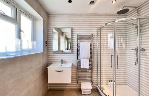 Southern Lane Beach House - Photo 3