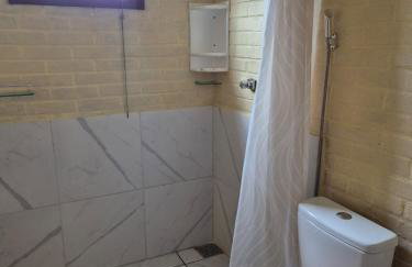 Flat com 2 quartos 2 banh AR e uma vista espetacular na área central de GV com cozinha completa-Bom p grupos ou familias ou empresas - Foto 15