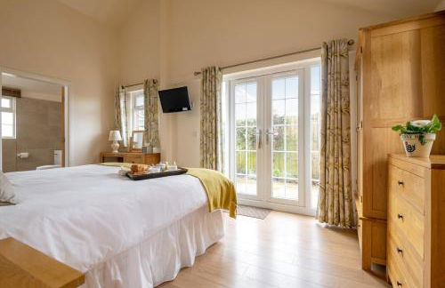 The Country Lodge at Hill House Farm Cheshire - Photo 31