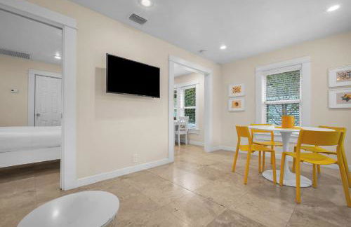 Renovated Grove Bungalow -near Coconut Grove - Foto 13