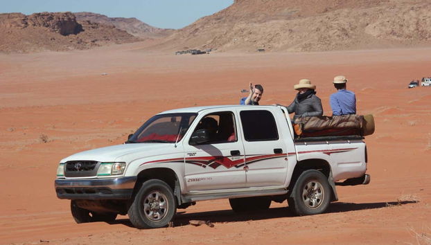 Off-Road + Hike in Wadi Rum Desert - Foto 4