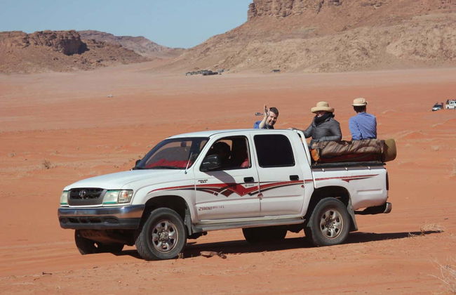Off-Road + Hike in Wadi Rum Desert - Foto 4