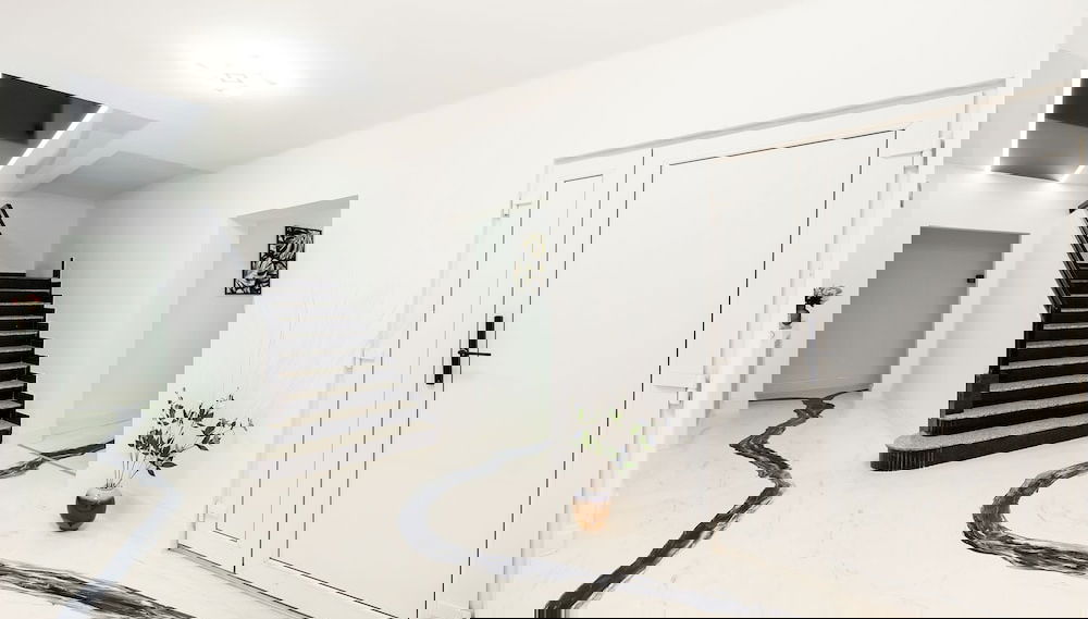 Magheru 27 - Foto 1, Recepción