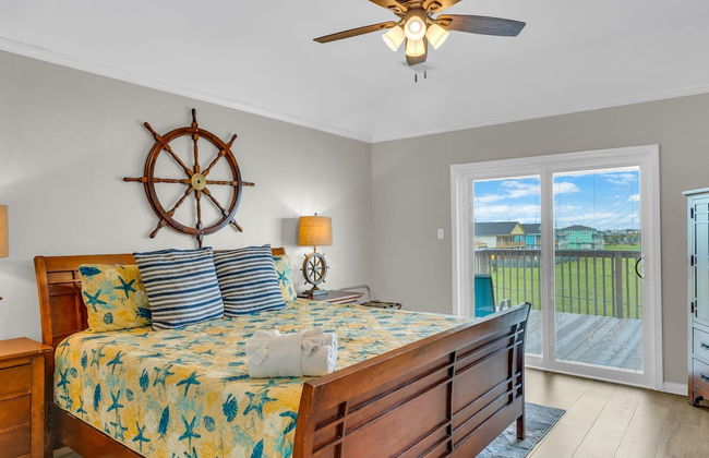 Backyard Oasis Hot Tub and 2 Shaded Decks - Foto 13