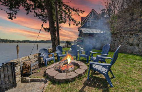 Huvila Haven Lake Front Home with Dock and Hot Tub - Foto 34