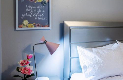 Cozy & Modern 5BR Smart Home with Yard and BBQ - Foto 15