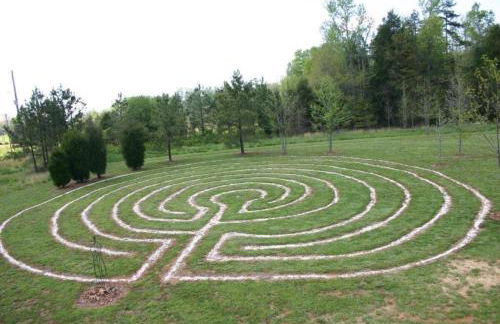 Enchanting Yurt Rental for a Romantic Getaway in North Carolina - Photo 16