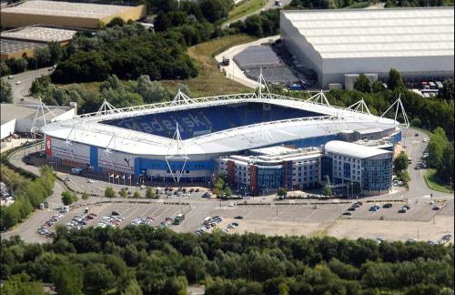 Stunning 3 Bedroom 2 Bathroom Bungalow by CozyNest - Photo 35