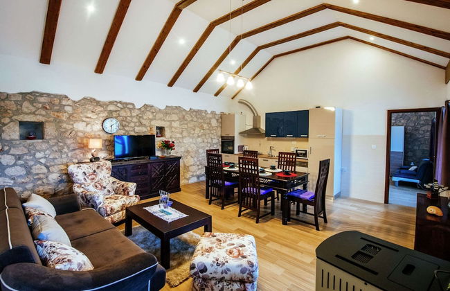 Private Estate With 2 Infinity Pools - Foto 13