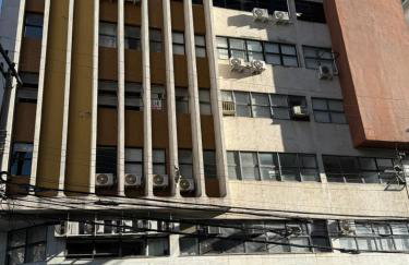 01 - ESTÚDIO MODERNO com Área privativa, Wi-Fi veloz, TV smart, Vaga de garagem, Cozinha completa, próximo a Skema School - Foto 2