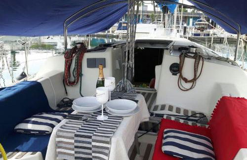 AMAZING FLAT IN CLASSIC SAILING BOAT in BARCELONA - Photo 18