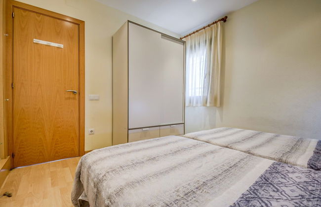 Centrally Heated Apt. in Roses - Photo 5