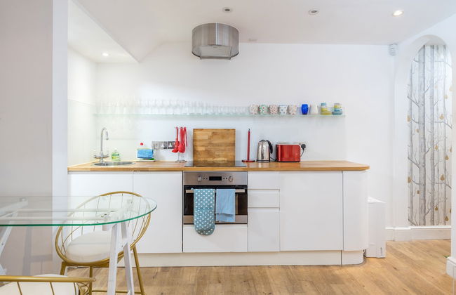 JOIVY Colorful Apt W/Garden, In Shepherds Bush - Foto 7