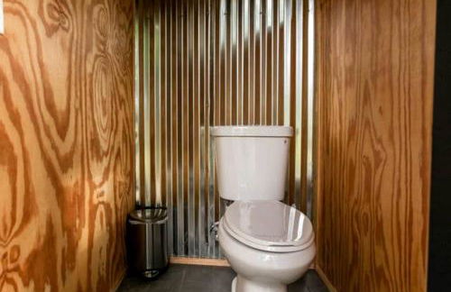 Beautifully Furnished Bell Tent Rental for a Vacation in Elgin, Texas - Foto 19