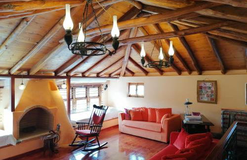 Large Stone Villa with garden. - Foto 26