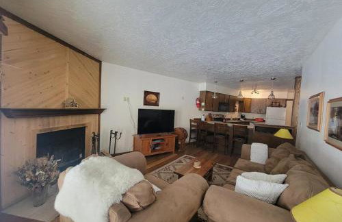 Cozy Retreat with Scenic Views- Prestige Vacations - Foto 11