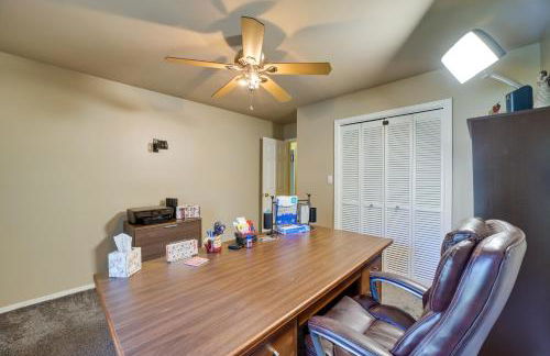 Spacious Arkansas Abode with Balcony and Fire Pit! - Foto 11