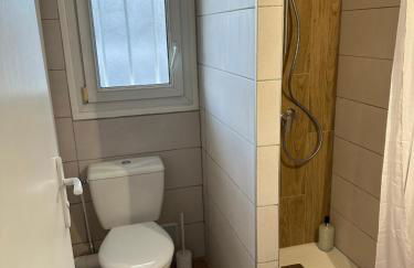 Maison familiale, 13 lits, 3 SDB, parking gratuit, jardin, terrasse - Foto 7