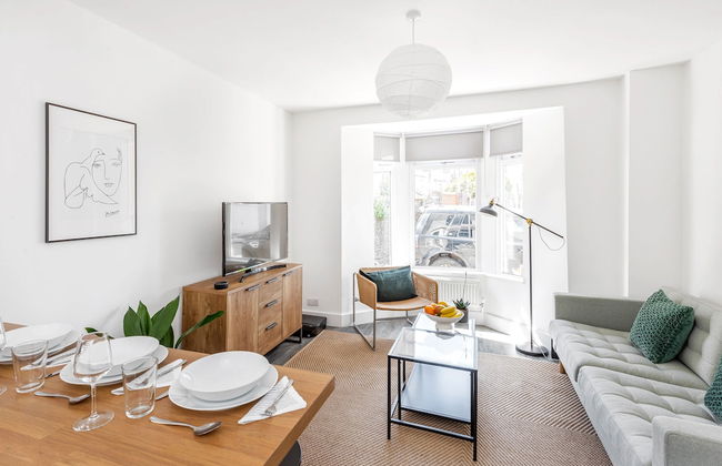 Stylish Apartment In Leafy Central Neighbourhood - Foto 1