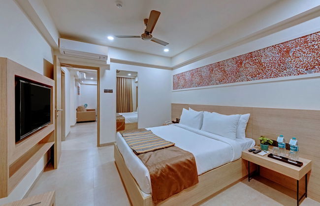 The Fern Habitat Candolim Goa - Foto 8